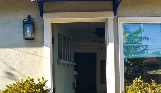 Charming Courtyard Cottage | Private Patio | Fire Table | BBQ