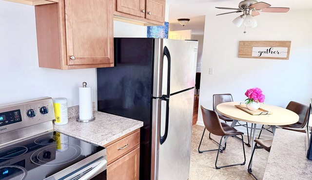 Charming Cozy 1-bedroom apartment in terrific suburban Irondequcit area