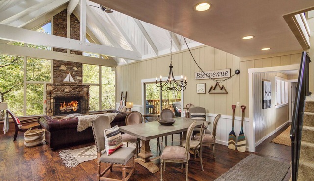 Charming, Cozy and Kid-Friendly Tavern Bay Cottage