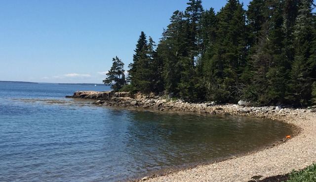 Charming, Cozy and Tranquil with Ocean View and Access Near Acadia Nat'l Park