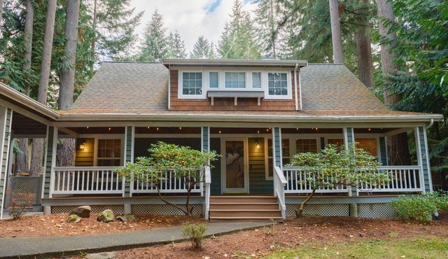 Charming cozy cottage in beautiful surroundings minutes from outdoor adventures.