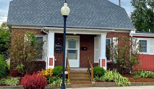 Charming,Cozy, Cottage - French Lick Quarters - Walk Casino/Resort, Pubs, Etc