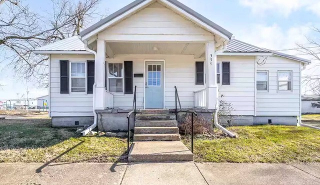 Charming Cozy Cottage with a Brand New Bathroom!