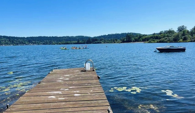 Charming Cozy Dream Waterfront Family Refuge Relax House