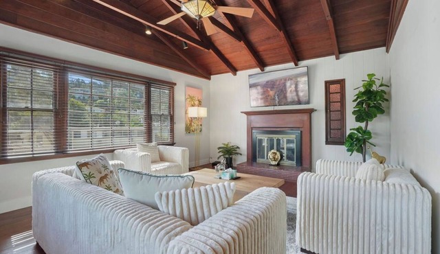 Charming Cozy Retreat: The Perfect Starting Point for Your LA Adventure!