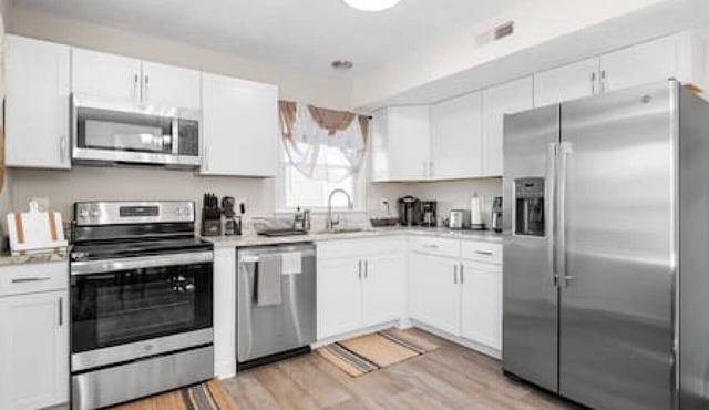 Charming & Cozy Retreat: Your Perfect RVA Getaway