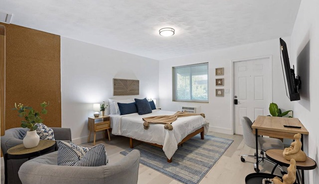 Charming Cozy Studio Lake Ridge