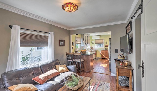 Charming Craftsman Bungalow With Garden & Hot Tub!