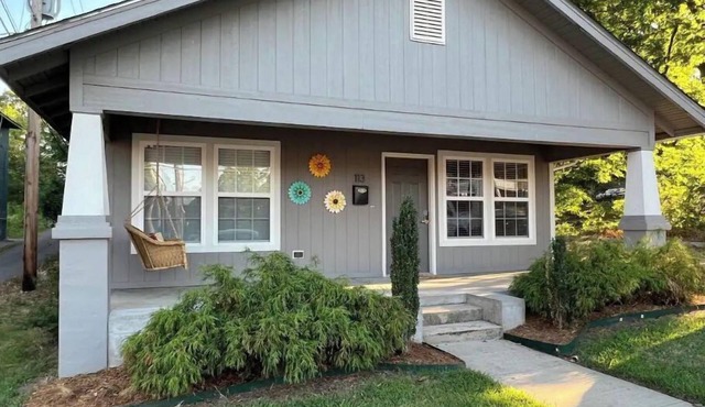 Charming Craftsman Cottage. Downtown Gem!