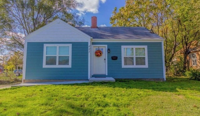 Charming craftsman home centrally located to multiple state parks.