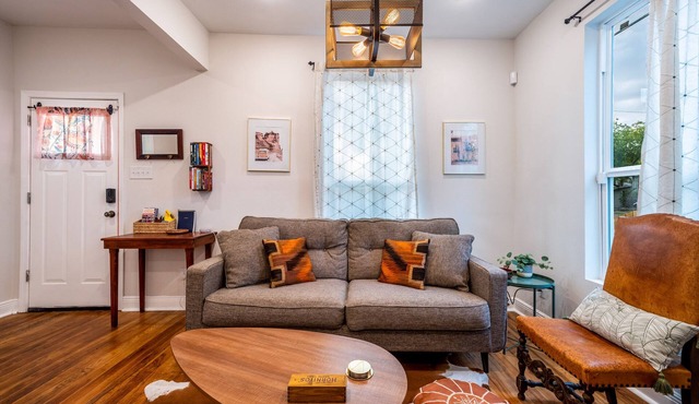 Charming Craftsman Style Home just minutes from DT