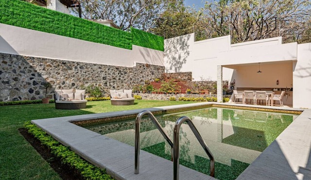 Charming Cuernavaca Escape: Pool Serenity and Grill