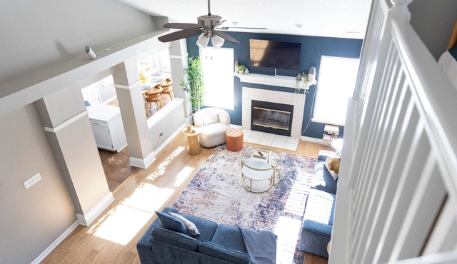 Charming Cul-de-Sac Home- SLEEPS 10-Game Room & B-ball court