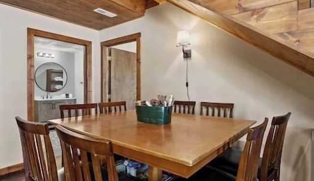 Charming Custer Pines with Hot Tub & Pet Friendly