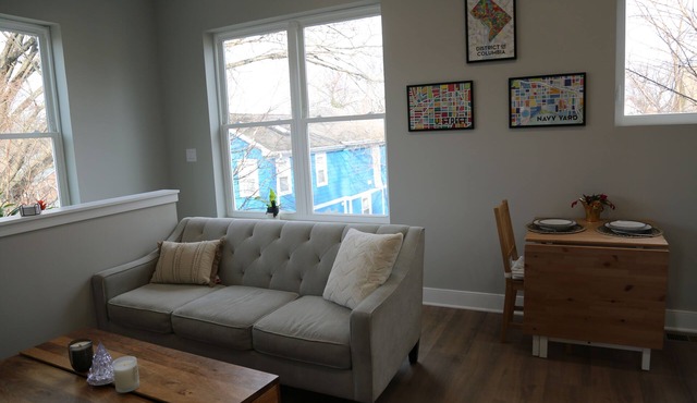 Charming DC Carriage House: Perfect for Couples, Small Families Weekend Trips