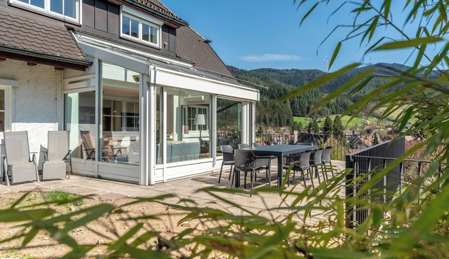 Charming Black Forest house with panoramic views, ideal for families of up to 6 people.