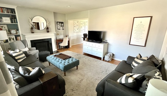 Charming Derby Getaway, sleeps 6-8