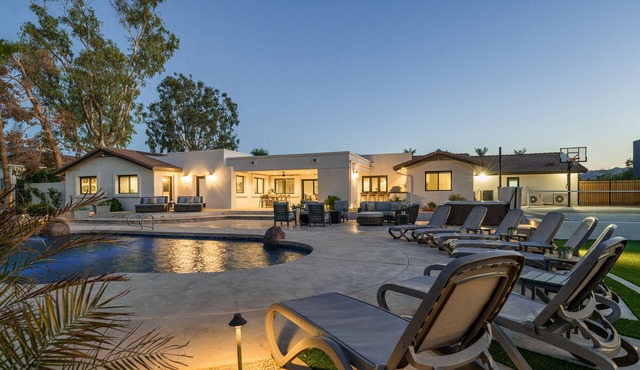 Charming Desert Retreat w/pickle-ball, gym, theater & more!