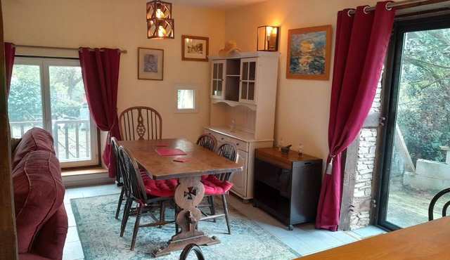 Charming detached country cottage