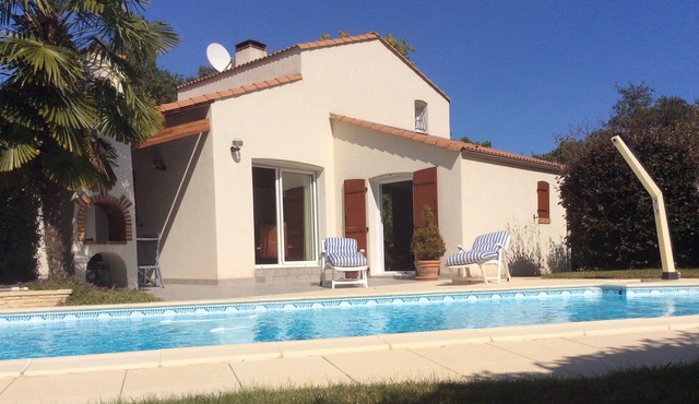 CHARMING DETACHED HOUSE WITH GARDEN, TERRACE AND SWIMMING POOL (UNHEATED)