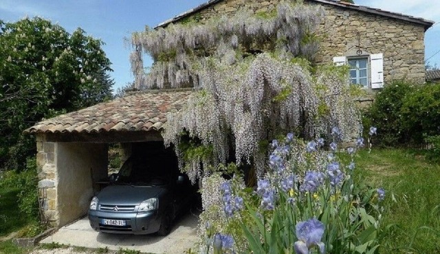 Charming detached house with terrace in a farmhouse with swimming pool and garden