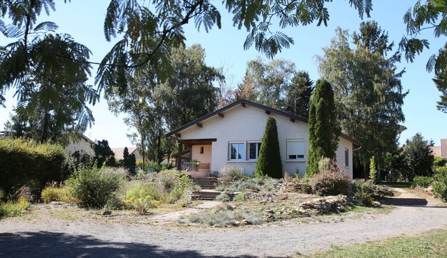 Charming detached house in the hills above Dole