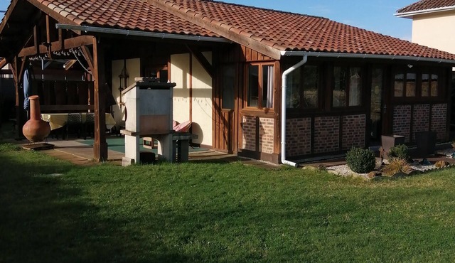 Charming detached landaise style house approximately 6 kms from the beach.