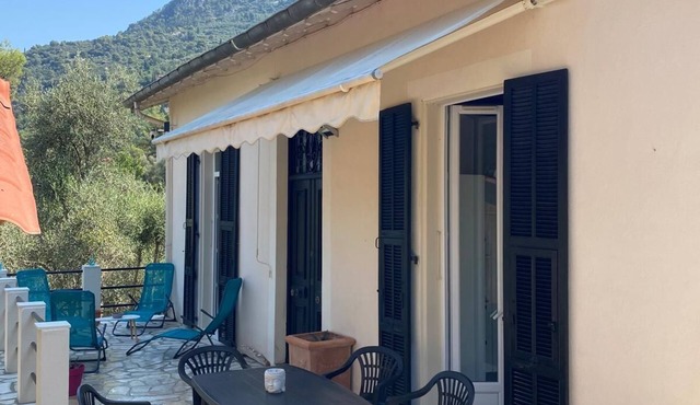 Charming detached villa with private pool near Monaco