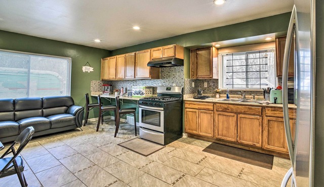 Charming Detroit Escape - 14 Mi to Downtown!