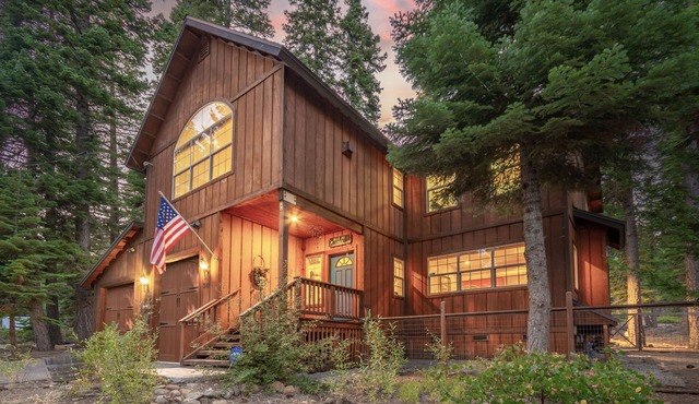 Charming Dog-Friendly Lake Tahoe Cabin – Hot Tub, Pool Table & Walk to Beach