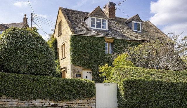 Charming dog friendly cottage - Bank Cottage