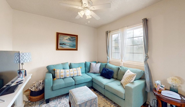 Charming, dog-friendly cottage w/private gas grill, free WiFi, yard, and firepit