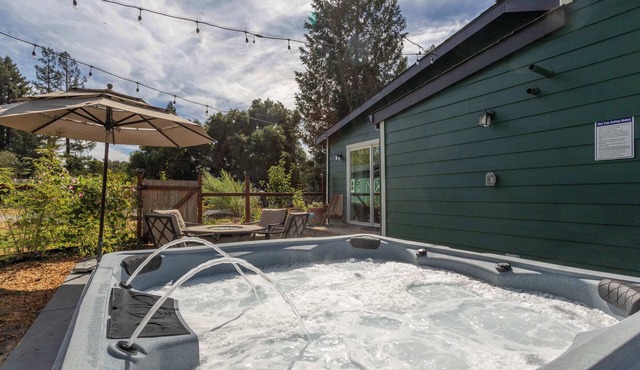 Charming Dog-Friendly Home Near Regional Park