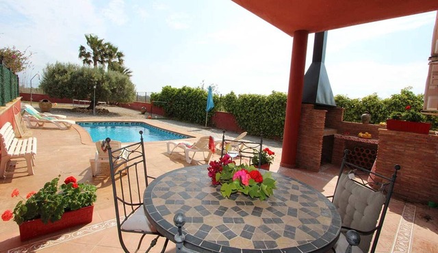 Charming Dog-Friendly Home w/Private Pool, Near Beach, Free WiFi, A/C Option
