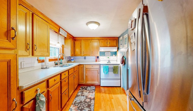 Charming dog-friendly retreat w/ W/D, & firepit - walk to beach