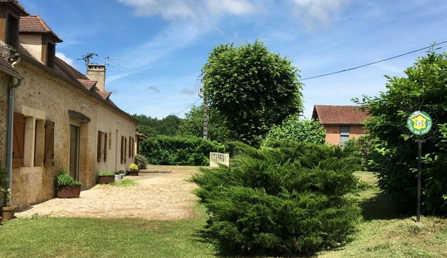 Charming Dordogne house with fireplace and enclosed garden
