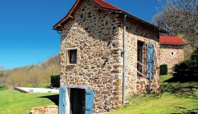 CHARMING DOVECOTE, SWIMMING POOL & JACCUZI