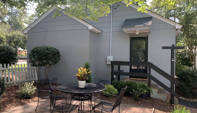 Charming Downtown Cottage