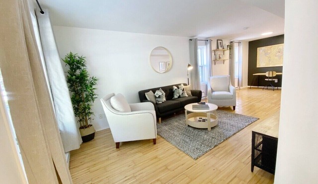 Charming downtown apartment located in a 2 unit home