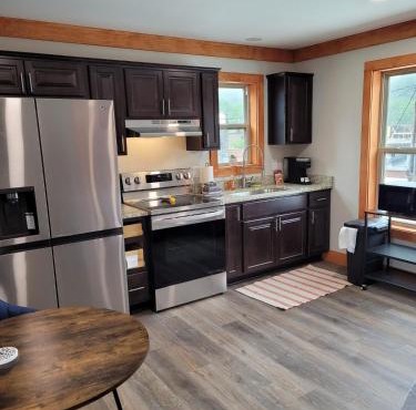 Charming Downtown Bryson City SkyLoft Studio 3 - Perfect for Couples