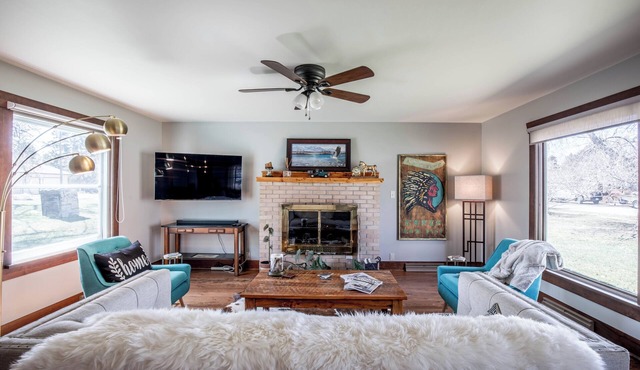 Charming Downtown Ennis Executive Home!