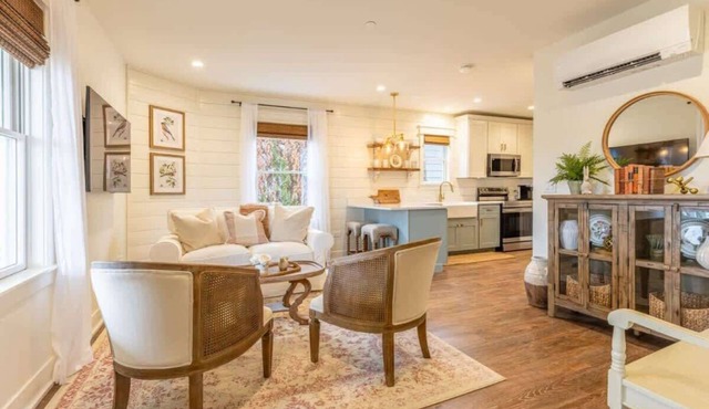 Charming Downtown Farmhouse Apartment #1