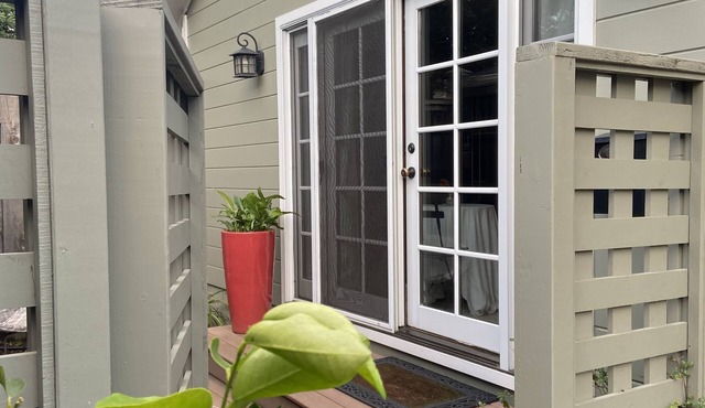 Charming Downtown Guesthouse