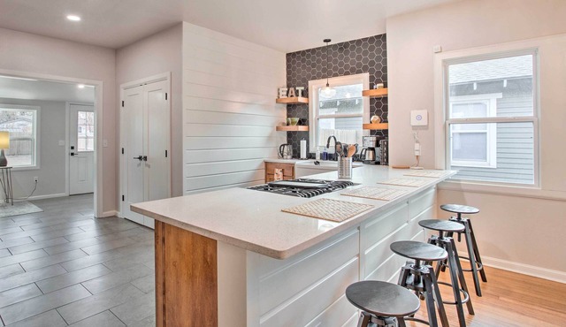 Charming Downtown Home w/Updated Interior!