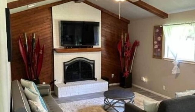 Charming Downtown Home on 5th street
