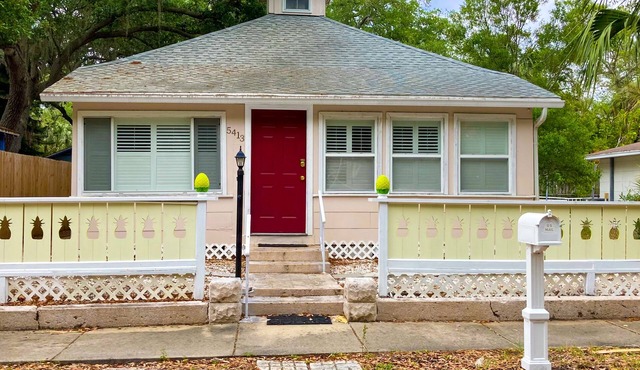Charming Downtown Home with Central AC, and WiFi - Snowbird-Friendly!
