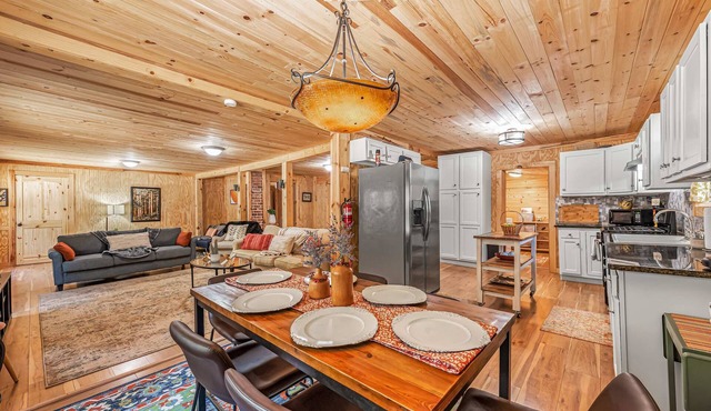 Charming Downtown Mentone Getaway – Bailey’s Bungalow