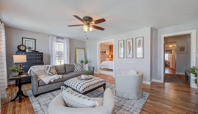 Charming Downtown Retreat for Weddings, Weekends & Outdoor Fun!