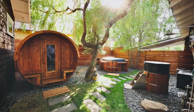 Charming Downtown SPA/GYM Craftsman Bungalow