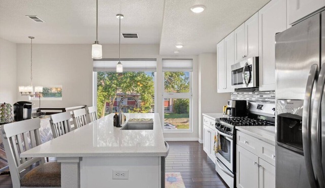 Charming Downtown Townhome in Cheyenne with WiFi & Central AC!